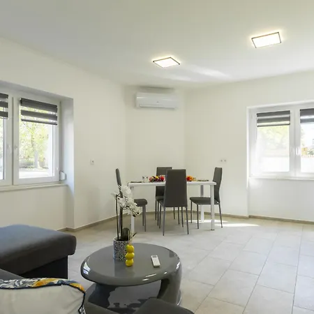 Sio 46 1 By Interhome Апартаменты Шиофок